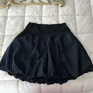 Aerie bubble skirt
Great condition
Size small
